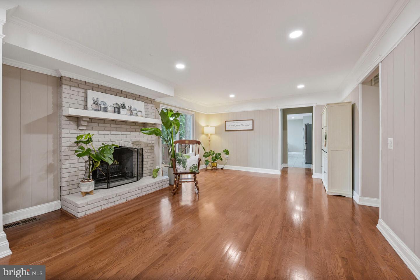 10824 BURR OAK WAY, BURKE, Virginia 22015, 5 Bedrooms Bedrooms, ,3 BathroomsBathrooms,Residential,For sale,10824 BURR OAK WAY,VAFX2248960 MLS # VAFX2248960
