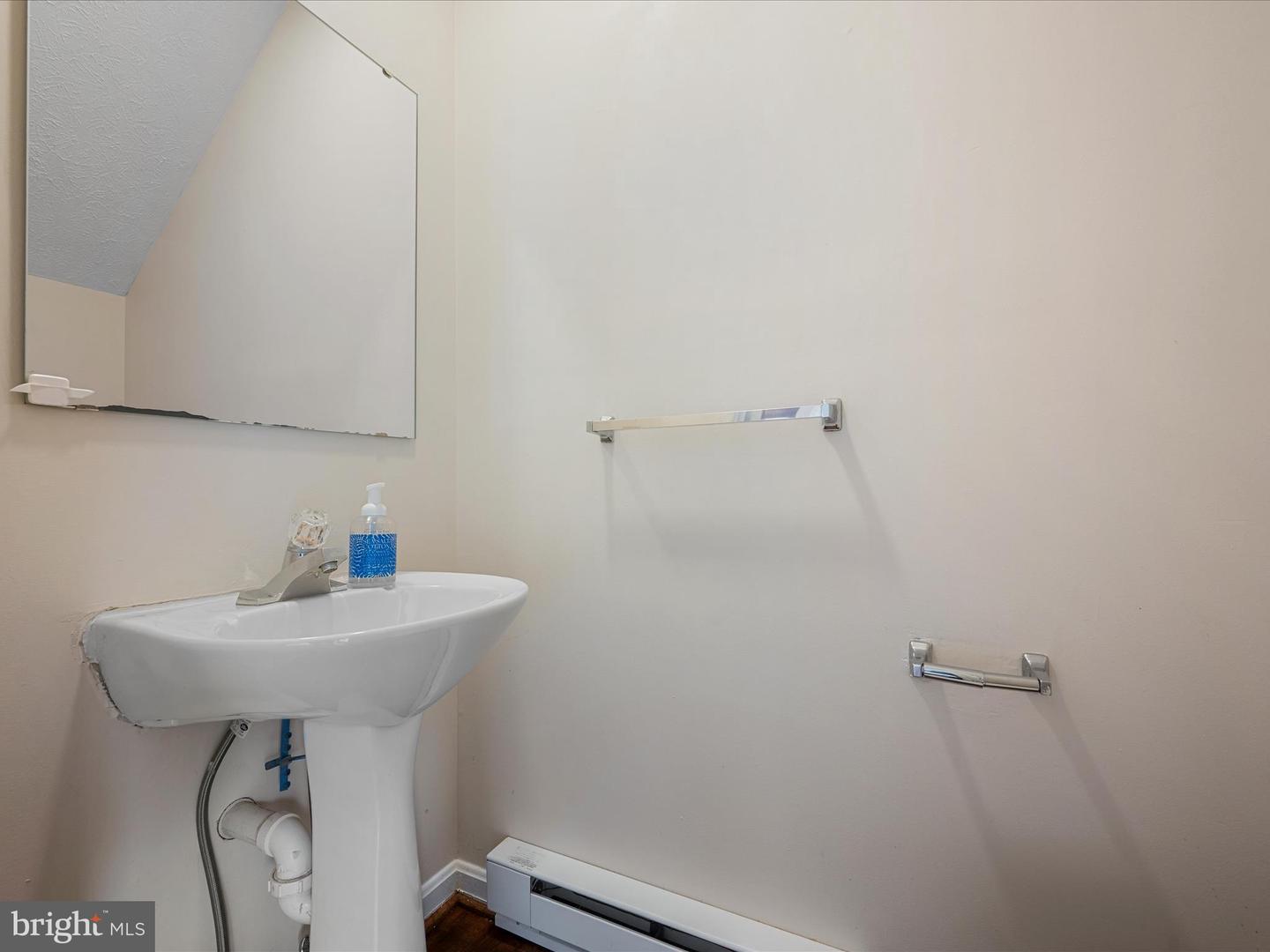 2635 LIMESTONE CT, WINCHESTER, Virginia 22601, 2 Bedrooms Bedrooms, ,1 BathroomBathrooms,Residential,For sale,2635 LIMESTONE CT,VAWI2007996 MLS # VAWI2007996
