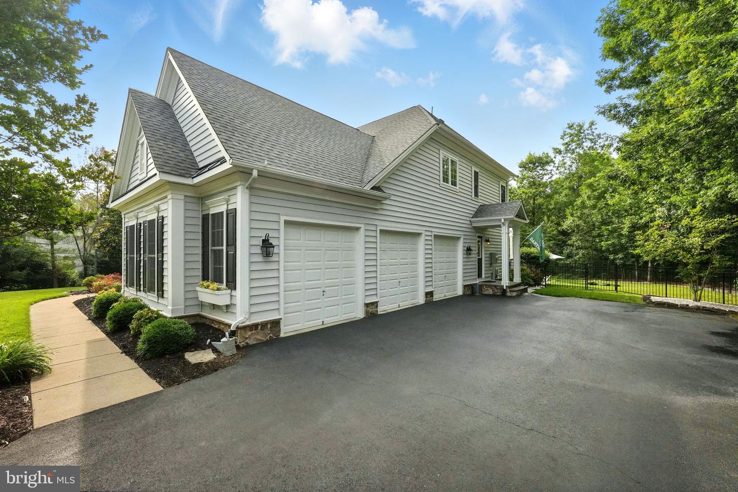 11220 CHIVALRY CHASE LN, SPOTSYLVANIA, Virginia 22551, 4 Bedrooms Bedrooms, ,4 BathroomsBathrooms,Residential,For sale,11220 CHIVALRY CHASE LN,VASP2034074 MLS # VASP2034074