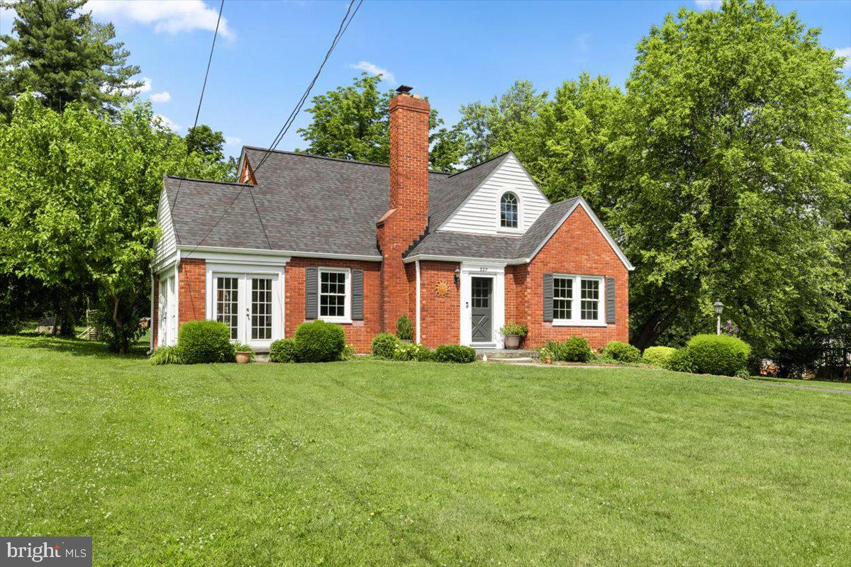 327 BRYARLY RD, WINCHESTER, Virginia 22603, 3 Bedrooms Bedrooms, ,2 BathroomsBathrooms,Residential,For sale,327 BRYARLY RD,VAFV2034992 MLS # VAFV2034992