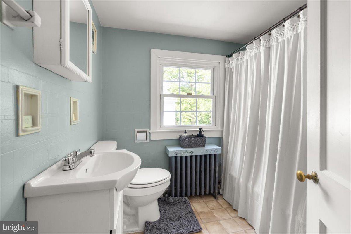 327 BRYARLY RD, WINCHESTER, Virginia 22603, 3 Bedrooms Bedrooms, ,2 BathroomsBathrooms,Residential,For sale,327 BRYARLY RD,VAFV2034992 MLS # VAFV2034992