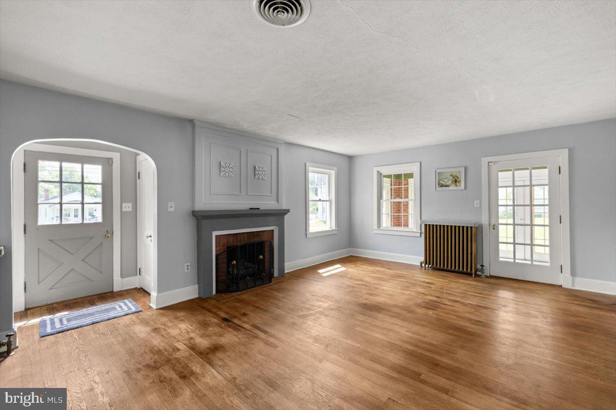 327 BRYARLY RD, WINCHESTER, Virginia 22603, 3 Bedrooms Bedrooms, ,2 BathroomsBathrooms,Residential,For sale,327 BRYARLY RD,VAFV2034992 MLS # VAFV2034992
