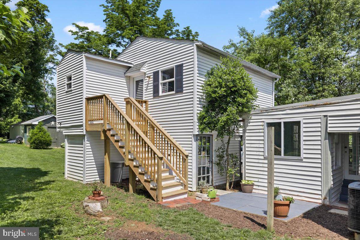327 BRYARLY RD, WINCHESTER, Virginia 22603, 3 Bedrooms Bedrooms, ,2 BathroomsBathrooms,Residential,For sale,327 BRYARLY RD,VAFV2034992 MLS # VAFV2034992