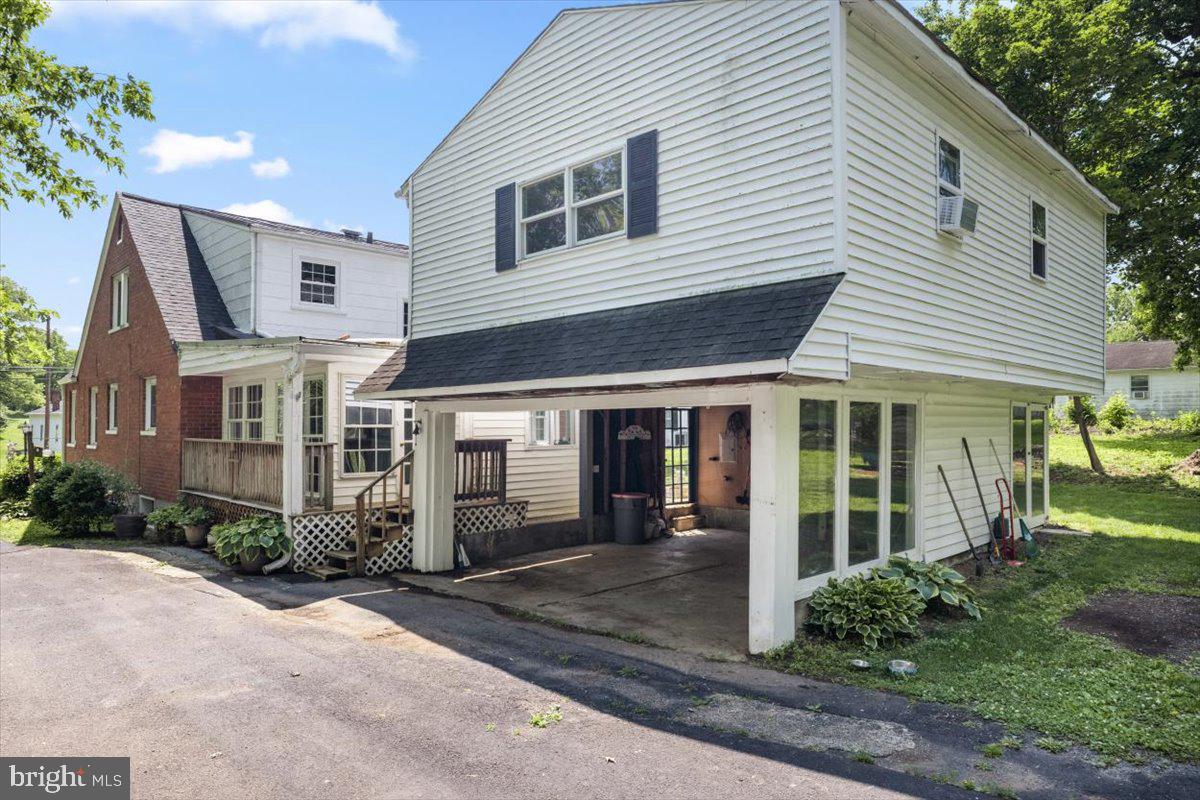 327 BRYARLY RD, WINCHESTER, Virginia 22603, 3 Bedrooms Bedrooms, ,2 BathroomsBathrooms,Residential,For sale,327 BRYARLY RD,VAFV2034992 MLS # VAFV2034992