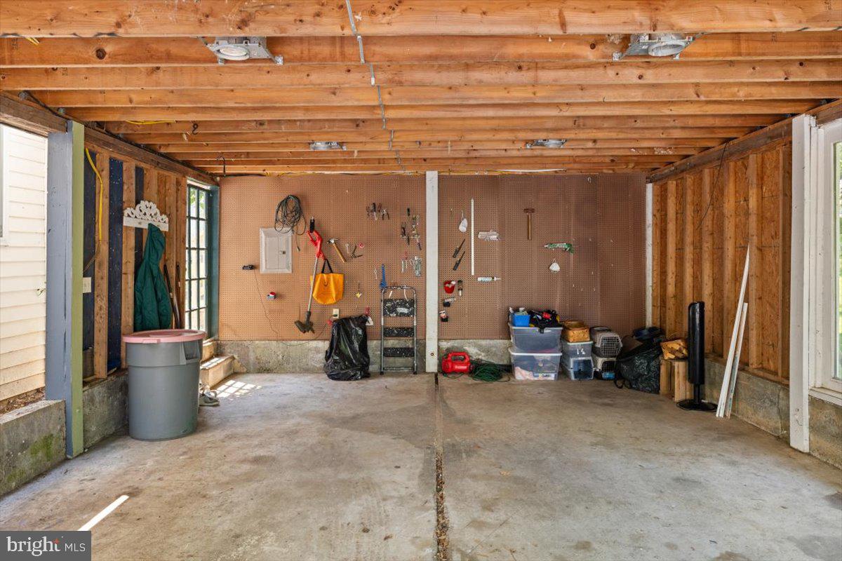 327 BRYARLY RD, WINCHESTER, Virginia 22603, 3 Bedrooms Bedrooms, ,2 BathroomsBathrooms,Residential,For sale,327 BRYARLY RD,VAFV2034992 MLS # VAFV2034992