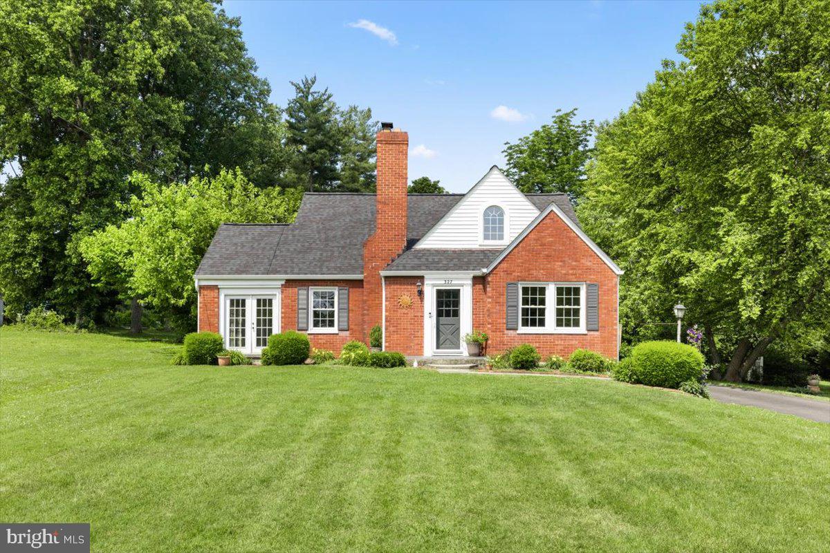 327 BRYARLY RD, WINCHESTER, Virginia 22603, 3 Bedrooms Bedrooms, ,2 BathroomsBathrooms,Residential,For sale,327 BRYARLY RD,VAFV2034992 MLS # VAFV2034992