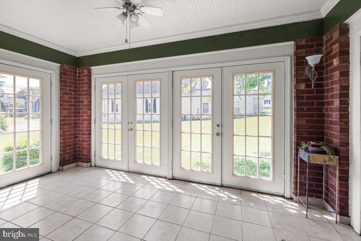327 BRYARLY RD, WINCHESTER, Virginia 22603, 3 Bedrooms Bedrooms, ,2 BathroomsBathrooms,Residential,For sale,327 BRYARLY RD,VAFV2034992 MLS # VAFV2034992