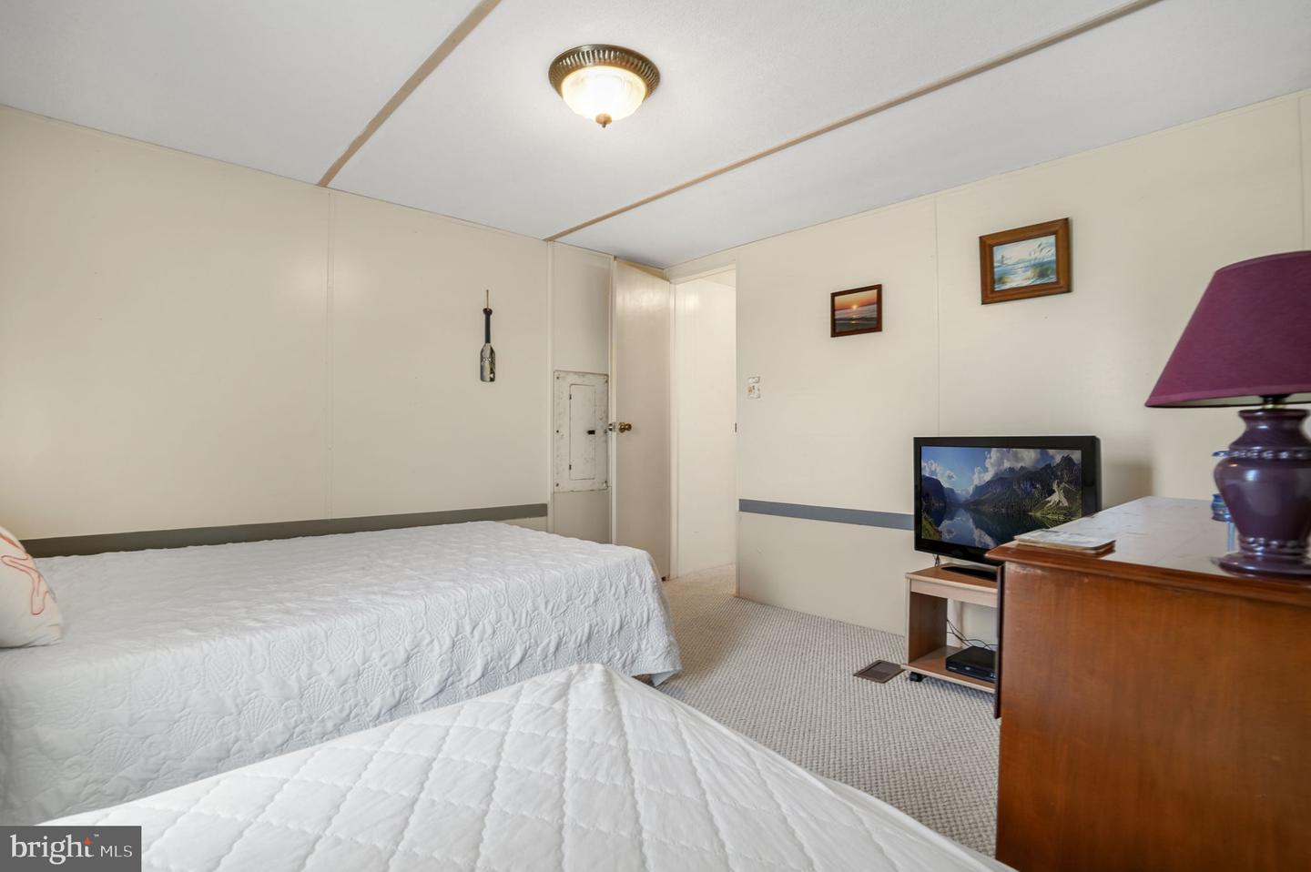 8188 SEA SHELL DR, CHINCOTEAGUE ISLAND, Virginia 23336, 2 Bedrooms Bedrooms, ,1 BathroomBathrooms,Residential,For sale,8188 SEA SHELL DR,VAAC2001968 MLS # VAAC2001968