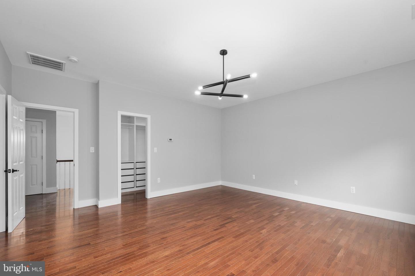 6057 BROOK DR, FALLS CHURCH, Virginia 22044, 6 Bedrooms Bedrooms, ,4 BathroomsBathrooms,Residential,For sale,6057 BROOK DR,VAFX2248896 MLS # VAFX2248896