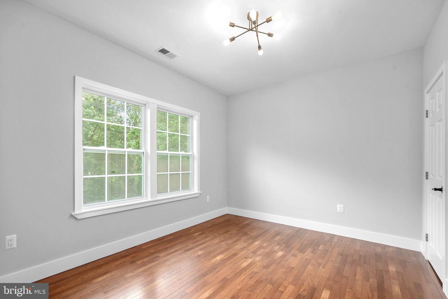 6057 BROOK DR, FALLS CHURCH, Virginia 22044, 6 Bedrooms Bedrooms, ,4 BathroomsBathrooms,Residential,For sale,6057 BROOK DR,VAFX2248896 MLS # VAFX2248896