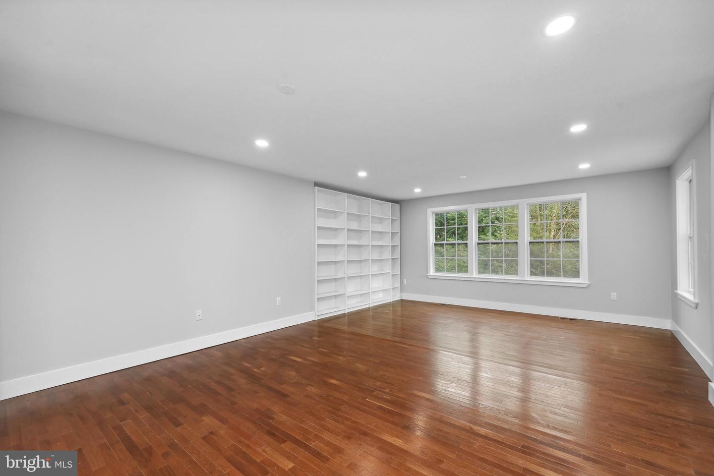 6057 BROOK DR, FALLS CHURCH, Virginia 22044, 6 Bedrooms Bedrooms, ,4 BathroomsBathrooms,Residential,For sale,6057 BROOK DR,VAFX2248896 MLS # VAFX2248896