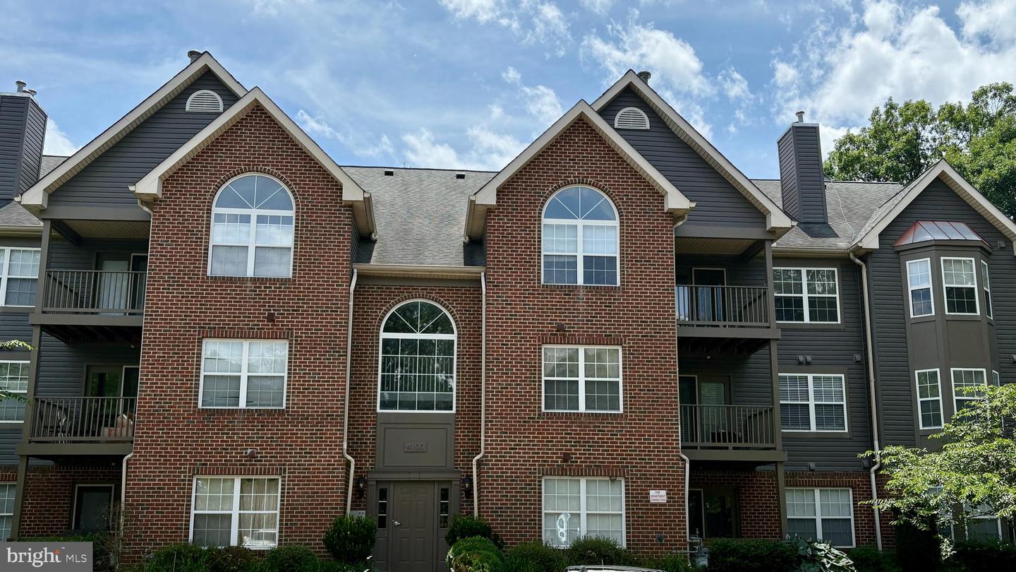 4100-K MONUMENT CT #304, FAIRFAX, Virginia 22033, 2 Bedrooms Bedrooms, ,2 BathroomsBathrooms,Residential,For sale,4100-K MONUMENT CT #304,VAFX2249038 MLS # VAFX2249038