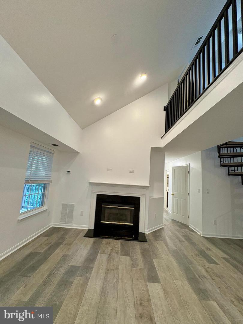 4100-K MONUMENT CT #304, FAIRFAX, Virginia 22033, 2 Bedrooms Bedrooms, ,2 BathroomsBathrooms,Residential,For sale,4100-K MONUMENT CT #304,VAFX2249038 MLS # VAFX2249038