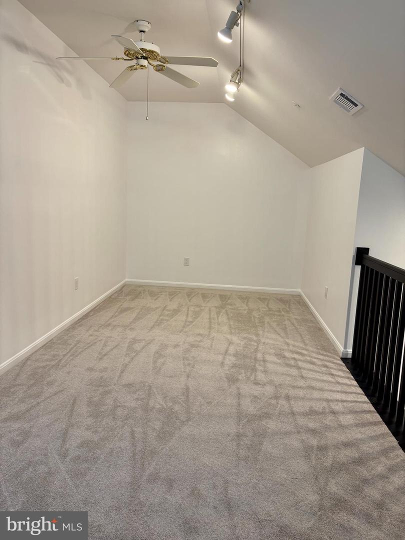 4100-K MONUMENT CT #304, FAIRFAX, Virginia 22033, 2 Bedrooms Bedrooms, ,2 BathroomsBathrooms,Residential,For sale,4100-K MONUMENT CT #304,VAFX2249038 MLS # VAFX2249038