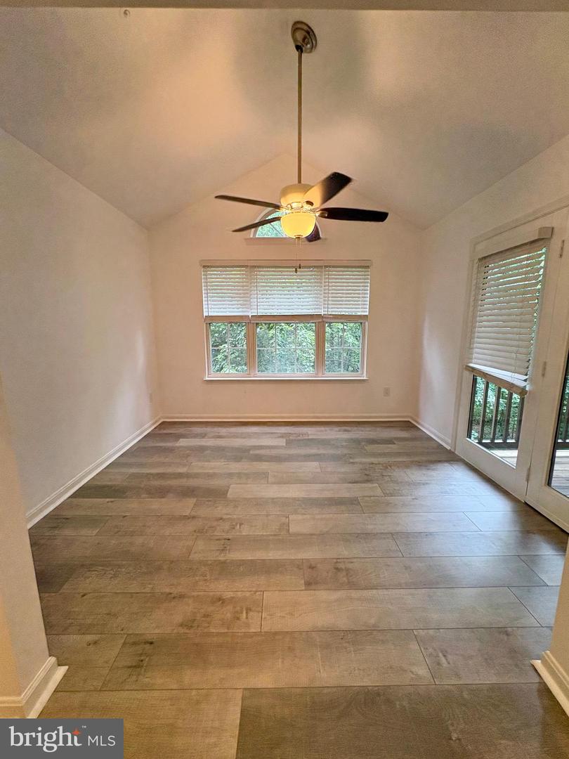 4100-K MONUMENT CT #304, FAIRFAX, Virginia 22033, 2 Bedrooms Bedrooms, ,2 BathroomsBathrooms,Residential,For sale,4100-K MONUMENT CT #304,VAFX2249038 MLS # VAFX2249038