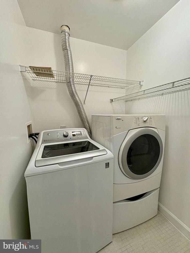 4100-K MONUMENT CT #304, FAIRFAX, Virginia 22033, 2 Bedrooms Bedrooms, ,2 BathroomsBathrooms,Residential,For sale,4100-K MONUMENT CT #304,VAFX2249038 MLS # VAFX2249038