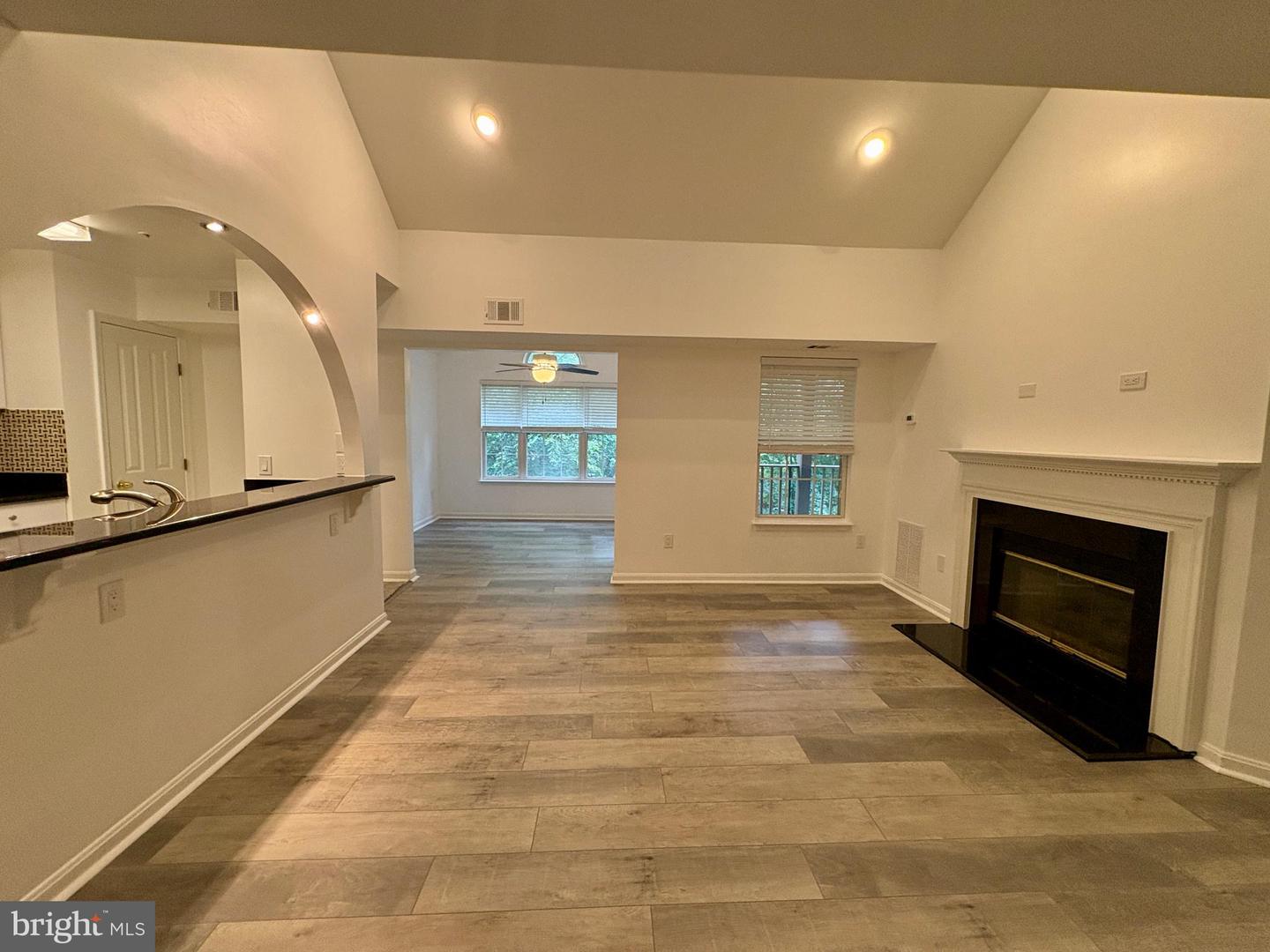 4100-K MONUMENT CT #304, FAIRFAX, Virginia 22033, 2 Bedrooms Bedrooms, ,2 BathroomsBathrooms,Residential,For sale,4100-K MONUMENT CT #304,VAFX2249038 MLS # VAFX2249038