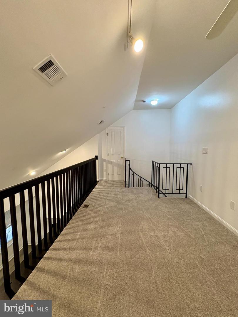 4100-K MONUMENT CT #304, FAIRFAX, Virginia 22033, 2 Bedrooms Bedrooms, ,2 BathroomsBathrooms,Residential,For sale,4100-K MONUMENT CT #304,VAFX2249038 MLS # VAFX2249038