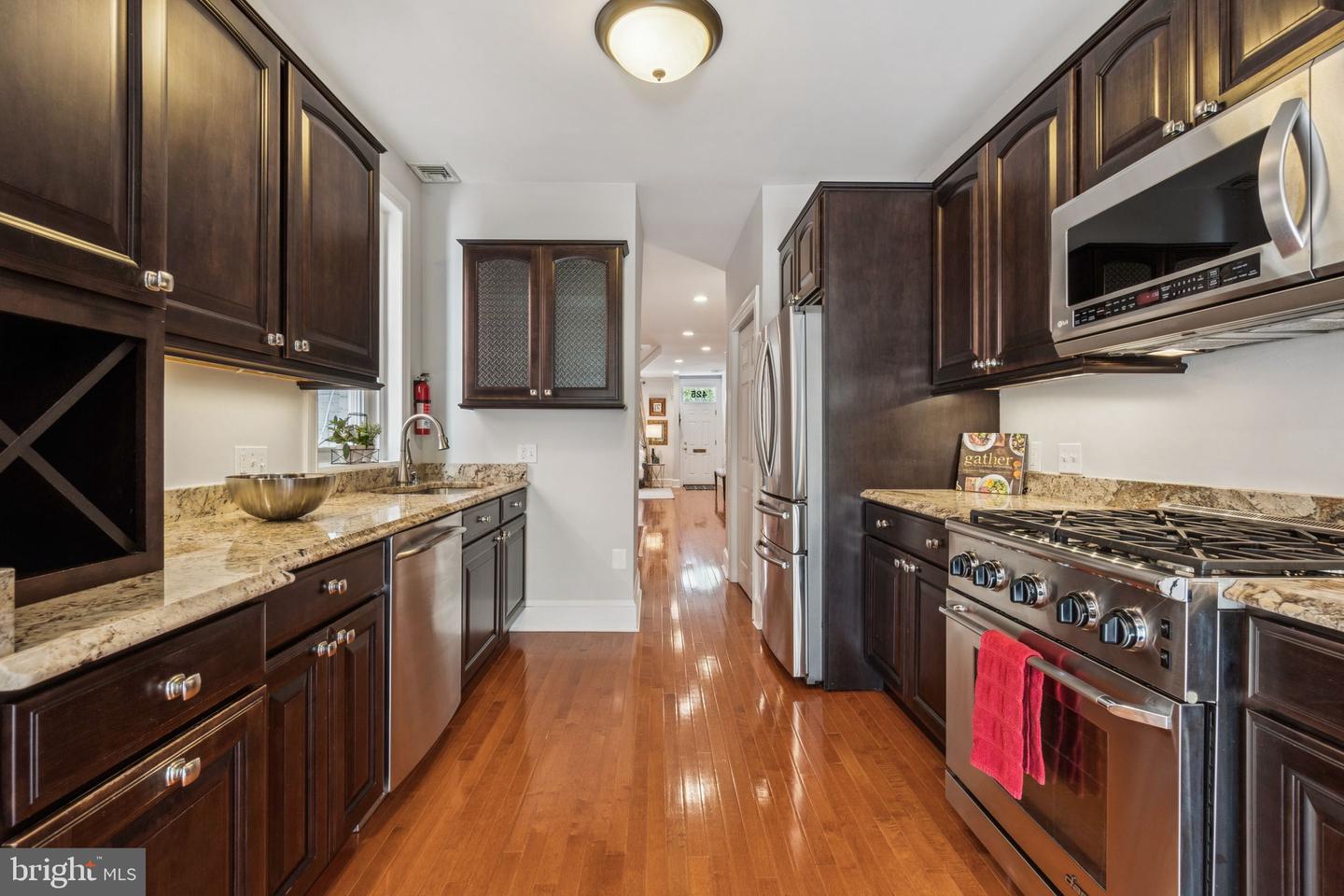 425 16TH ST SE, WASHINGTON, District Of Columbia 20003, 3 Bedrooms Bedrooms, ,2 BathroomsBathrooms,Residential,For sale,425 16TH ST SE,DCDC2206668 MLS # DCDC2206668