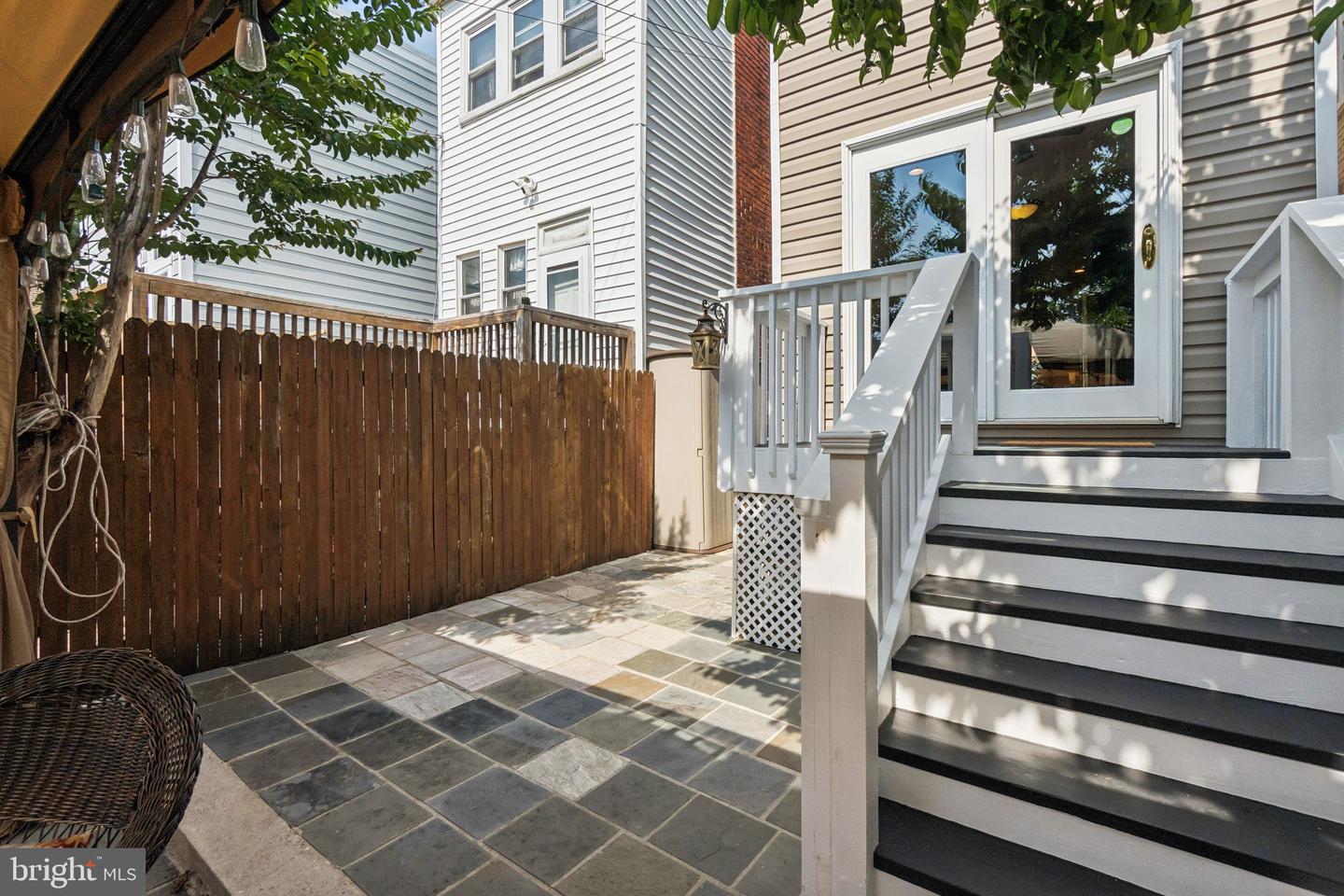 425 16TH ST SE, WASHINGTON, District Of Columbia 20003, 3 Bedrooms Bedrooms, ,2 BathroomsBathrooms,Residential,For sale,425 16TH ST SE,DCDC2206668 MLS # DCDC2206668