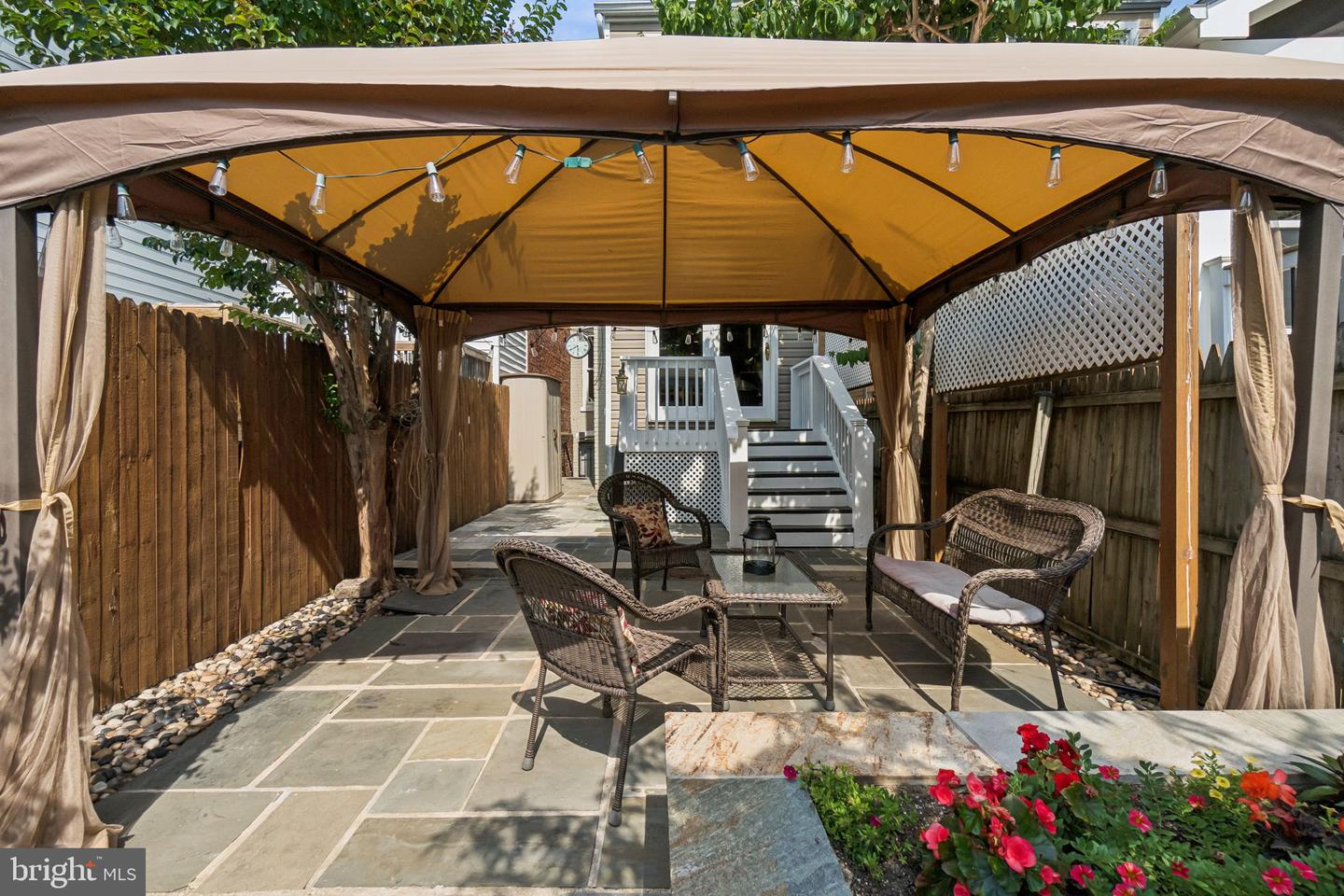 425 16TH ST SE, WASHINGTON, District Of Columbia 20003, 3 Bedrooms Bedrooms, ,2 BathroomsBathrooms,Residential,For sale,425 16TH ST SE,DCDC2206668 MLS # DCDC2206668