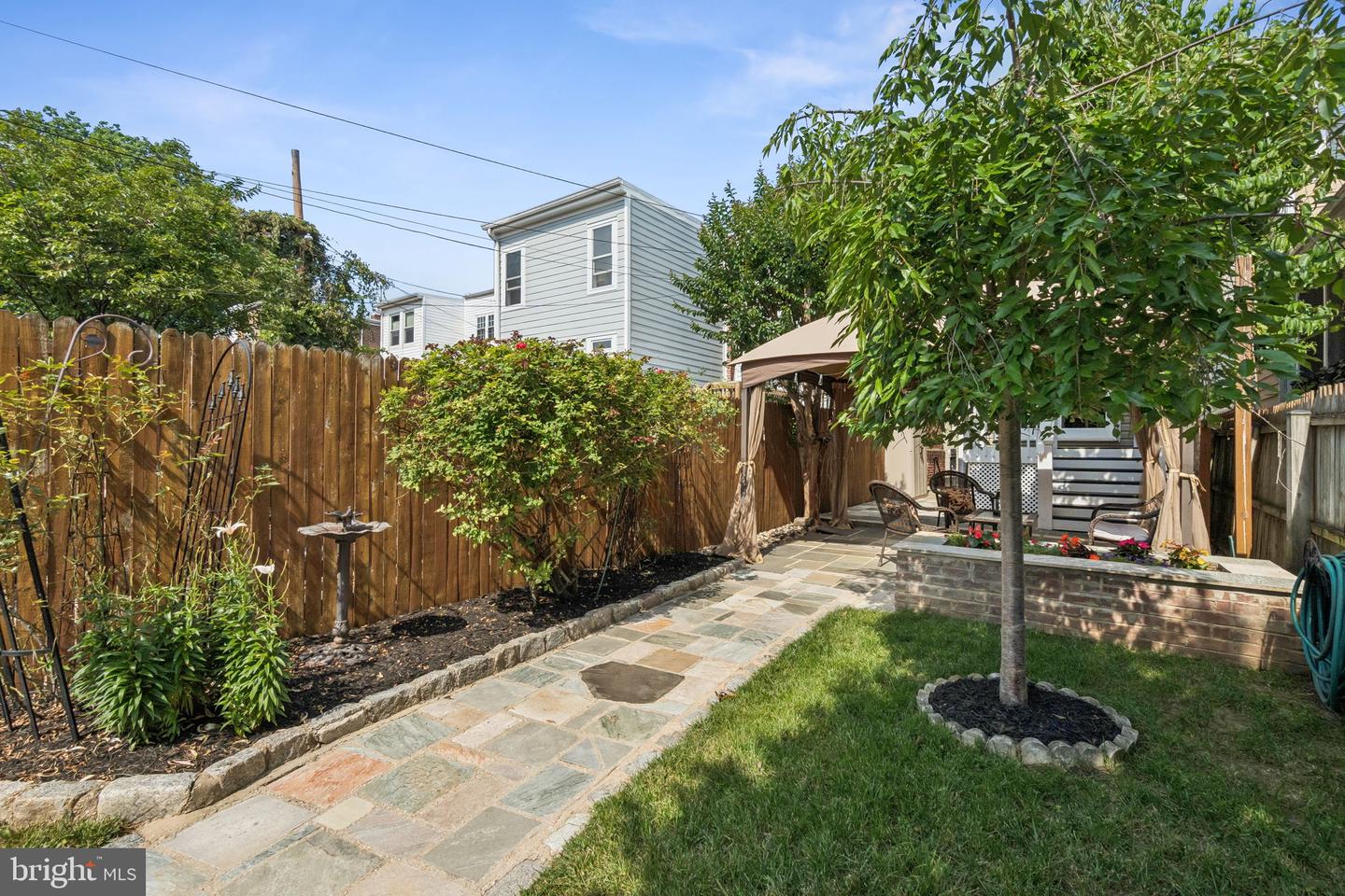 425 16TH ST SE, WASHINGTON, District Of Columbia 20003, 3 Bedrooms Bedrooms, ,2 BathroomsBathrooms,Residential,For sale,425 16TH ST SE,DCDC2206668 MLS # DCDC2206668