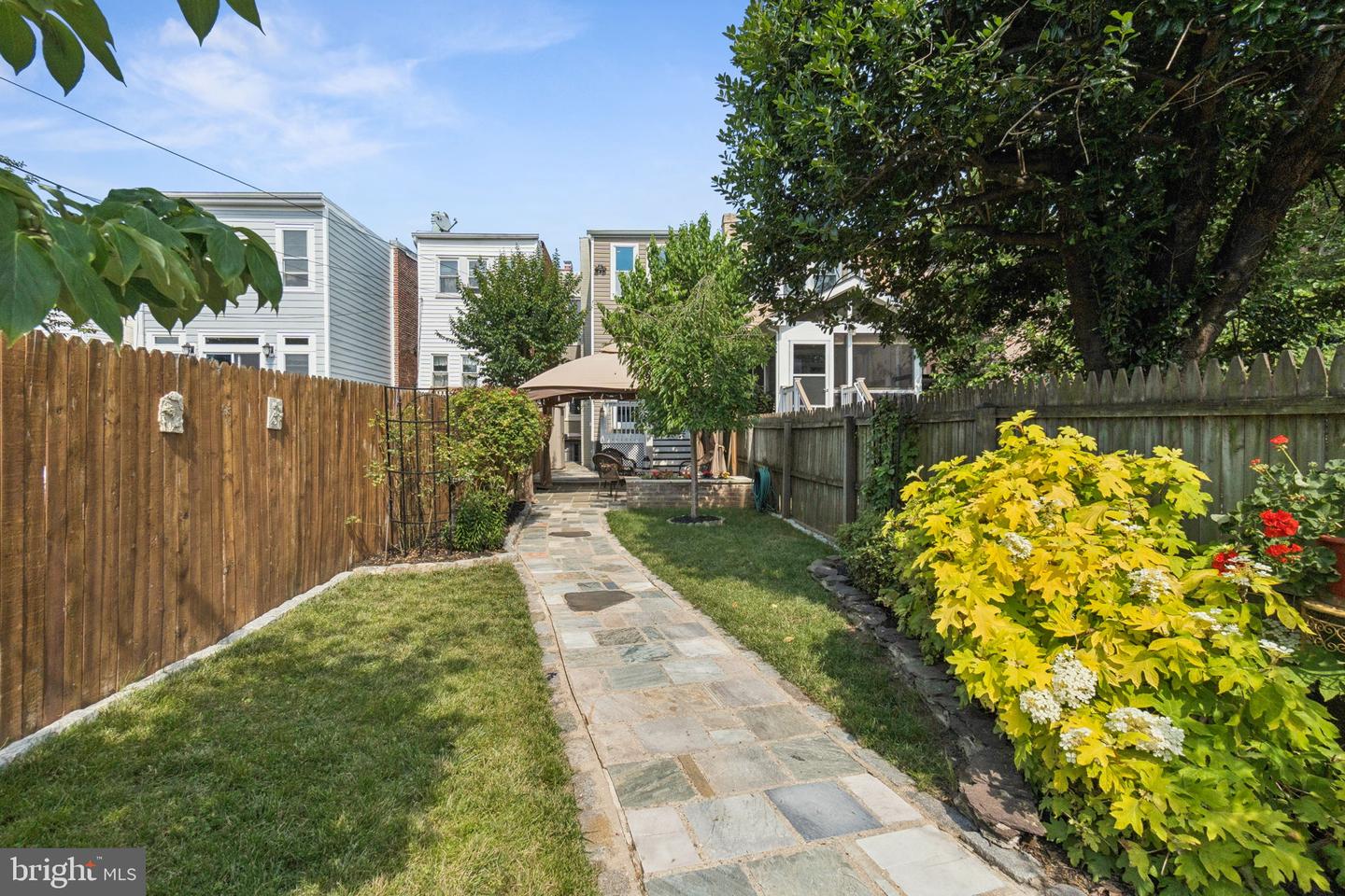 425 16TH ST SE, WASHINGTON, District Of Columbia 20003, 3 Bedrooms Bedrooms, ,2 BathroomsBathrooms,Residential,For sale,425 16TH ST SE,DCDC2206668 MLS # DCDC2206668