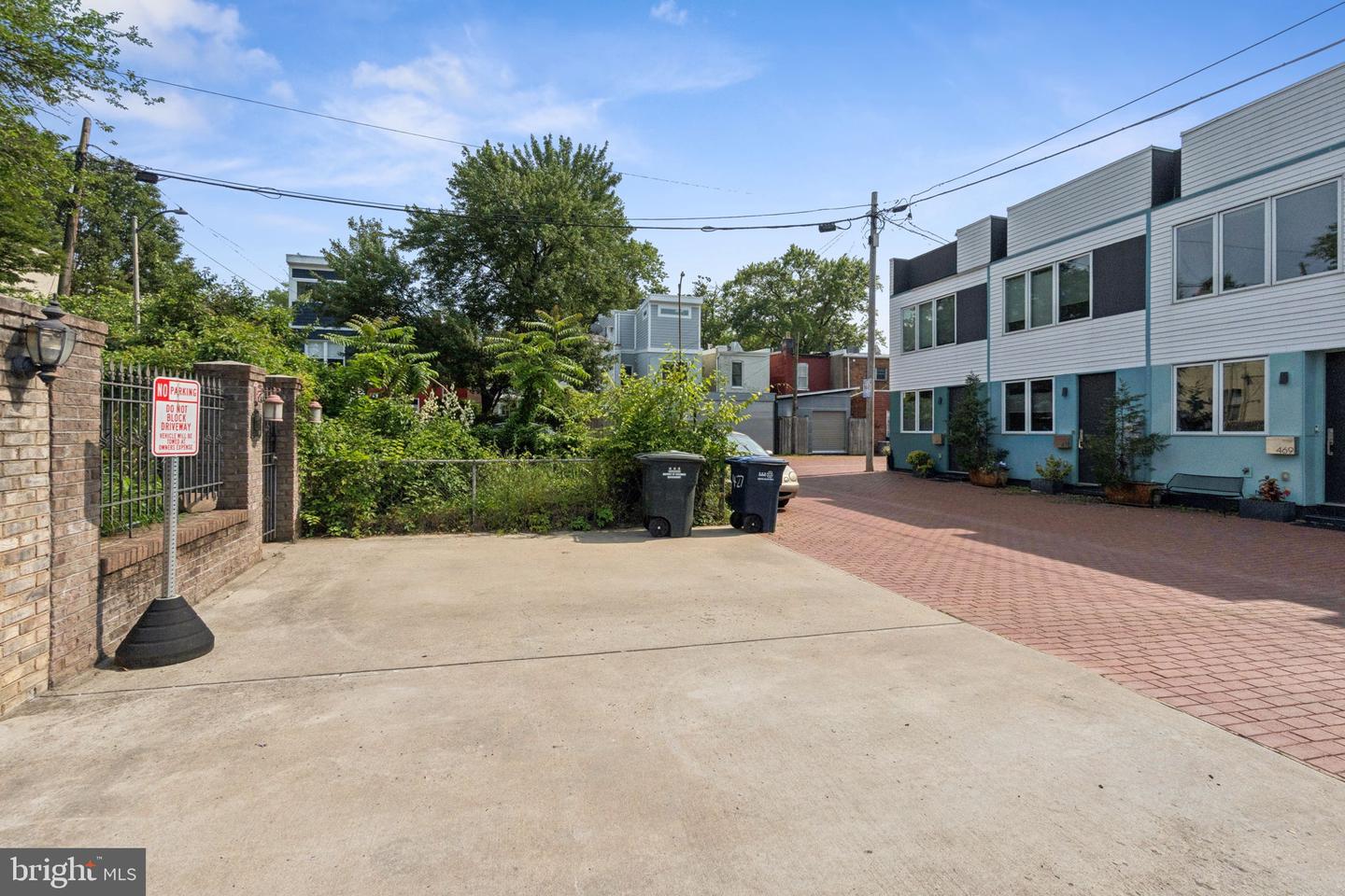425 16TH ST SE, WASHINGTON, District Of Columbia 20003, 3 Bedrooms Bedrooms, ,2 BathroomsBathrooms,Residential,For sale,425 16TH ST SE,DCDC2206668 MLS # DCDC2206668