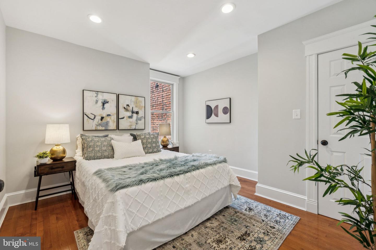 425 16TH ST SE, WASHINGTON, District Of Columbia 20003, 3 Bedrooms Bedrooms, ,2 BathroomsBathrooms,Residential,For sale,425 16TH ST SE,DCDC2206668 MLS # DCDC2206668