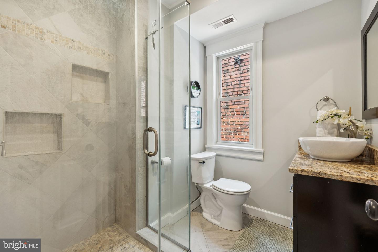 425 16TH ST SE, WASHINGTON, District Of Columbia 20003, 3 Bedrooms Bedrooms, ,2 BathroomsBathrooms,Residential,For sale,425 16TH ST SE,DCDC2206668 MLS # DCDC2206668