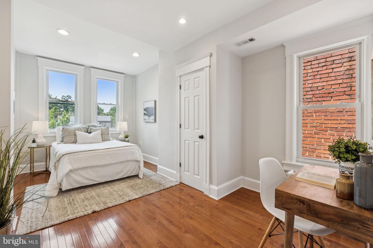 425 16TH ST SE, WASHINGTON, District Of Columbia 20003, 3 Bedrooms Bedrooms, ,2 BathroomsBathrooms,Residential,For sale,425 16TH ST SE,DCDC2206668 MLS # DCDC2206668