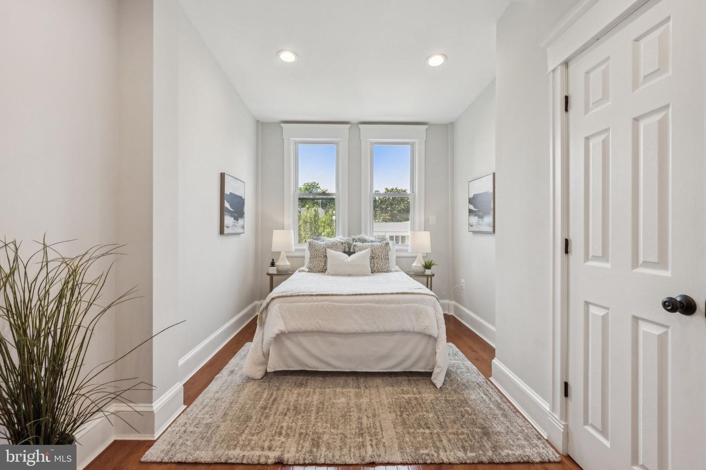 425 16TH ST SE, WASHINGTON, District Of Columbia 20003, 3 Bedrooms Bedrooms, ,2 BathroomsBathrooms,Residential,For sale,425 16TH ST SE,DCDC2206668 MLS # DCDC2206668
