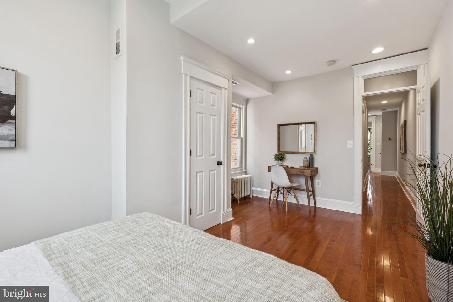 425 16TH ST SE, WASHINGTON, District Of Columbia 20003, 3 Bedrooms Bedrooms, ,2 BathroomsBathrooms,Residential,For sale,425 16TH ST SE,DCDC2206668 MLS # DCDC2206668