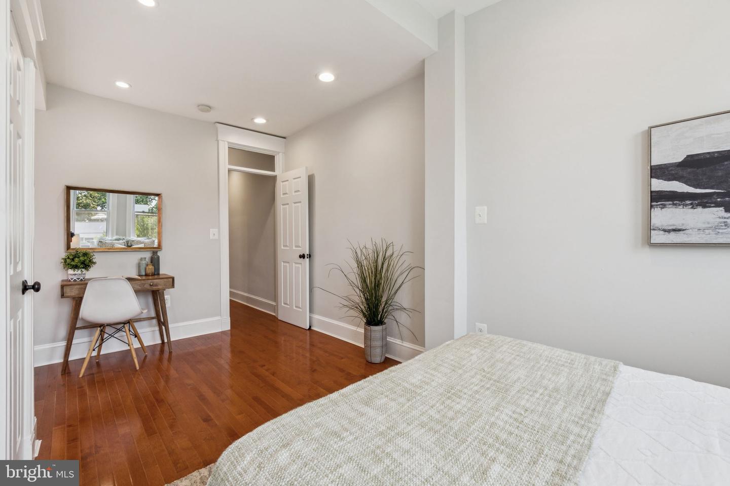 425 16TH ST SE, WASHINGTON, District Of Columbia 20003, 3 Bedrooms Bedrooms, ,2 BathroomsBathrooms,Residential,For sale,425 16TH ST SE,DCDC2206668 MLS # DCDC2206668