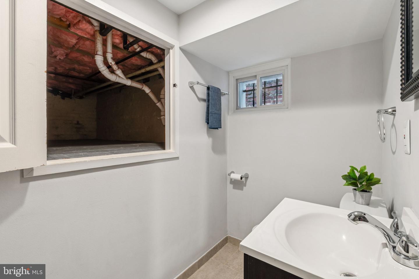 425 16TH ST SE, WASHINGTON, District Of Columbia 20003, 3 Bedrooms Bedrooms, ,2 BathroomsBathrooms,Residential,For sale,425 16TH ST SE,DCDC2206668 MLS # DCDC2206668