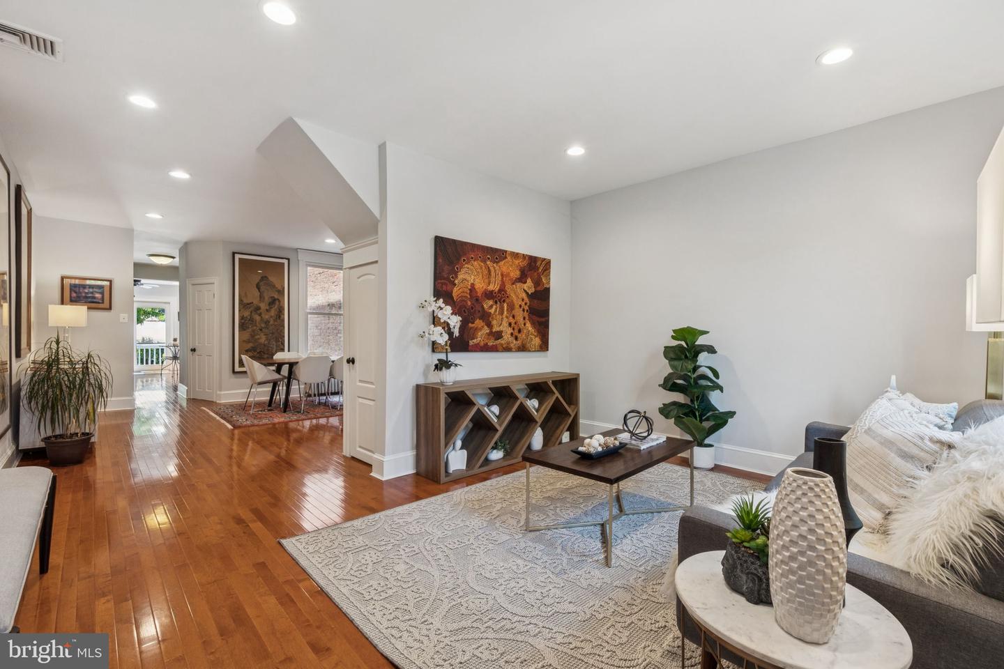 425 16TH ST SE, WASHINGTON, District Of Columbia 20003, 3 Bedrooms Bedrooms, ,2 BathroomsBathrooms,Residential,For sale,425 16TH ST SE,DCDC2206668 MLS # DCDC2206668