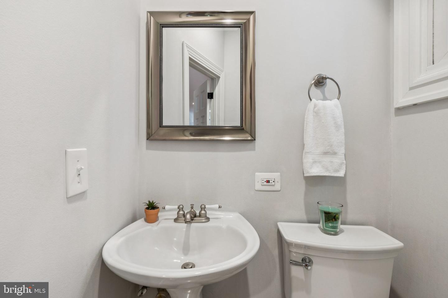 425 16TH ST SE, WASHINGTON, District Of Columbia 20003, 3 Bedrooms Bedrooms, ,2 BathroomsBathrooms,Residential,For sale,425 16TH ST SE,DCDC2206668 MLS # DCDC2206668