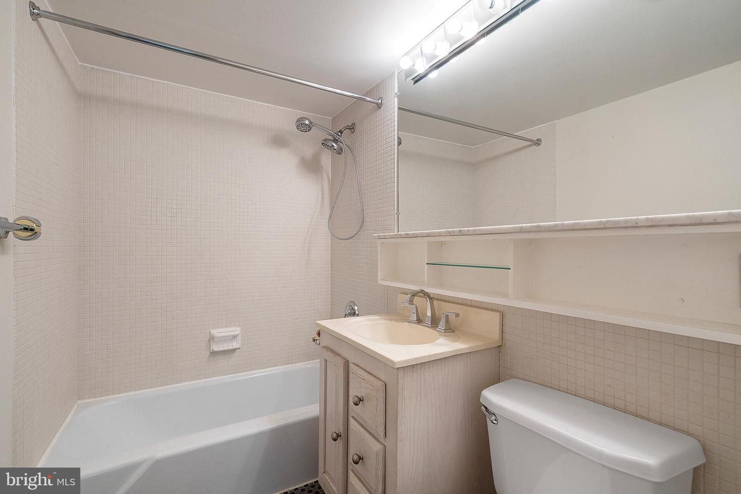 421 N ST SW, WASHINGTON, District Of Columbia 20024, 2 Bedrooms Bedrooms, ,2 BathroomsBathrooms,Residential,For sale,421 N ST SW,DCDC2206618 MLS # DCDC2206618
