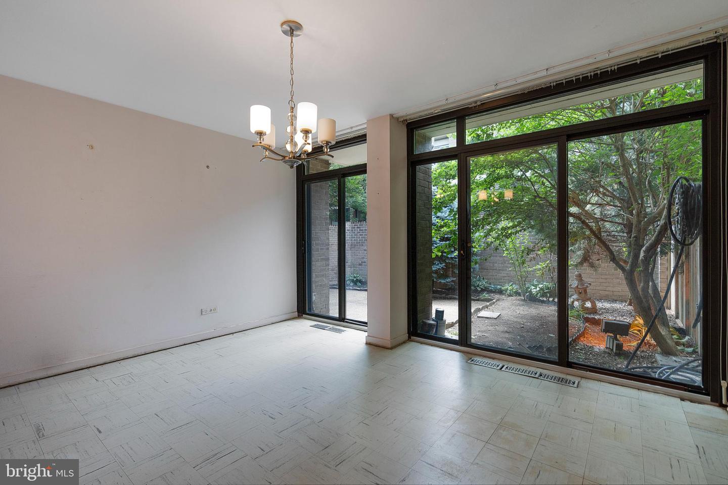 421 N ST SW, WASHINGTON, District Of Columbia 20024, 2 Bedrooms Bedrooms, ,2 BathroomsBathrooms,Residential,For sale,421 N ST SW,DCDC2206618 MLS # DCDC2206618