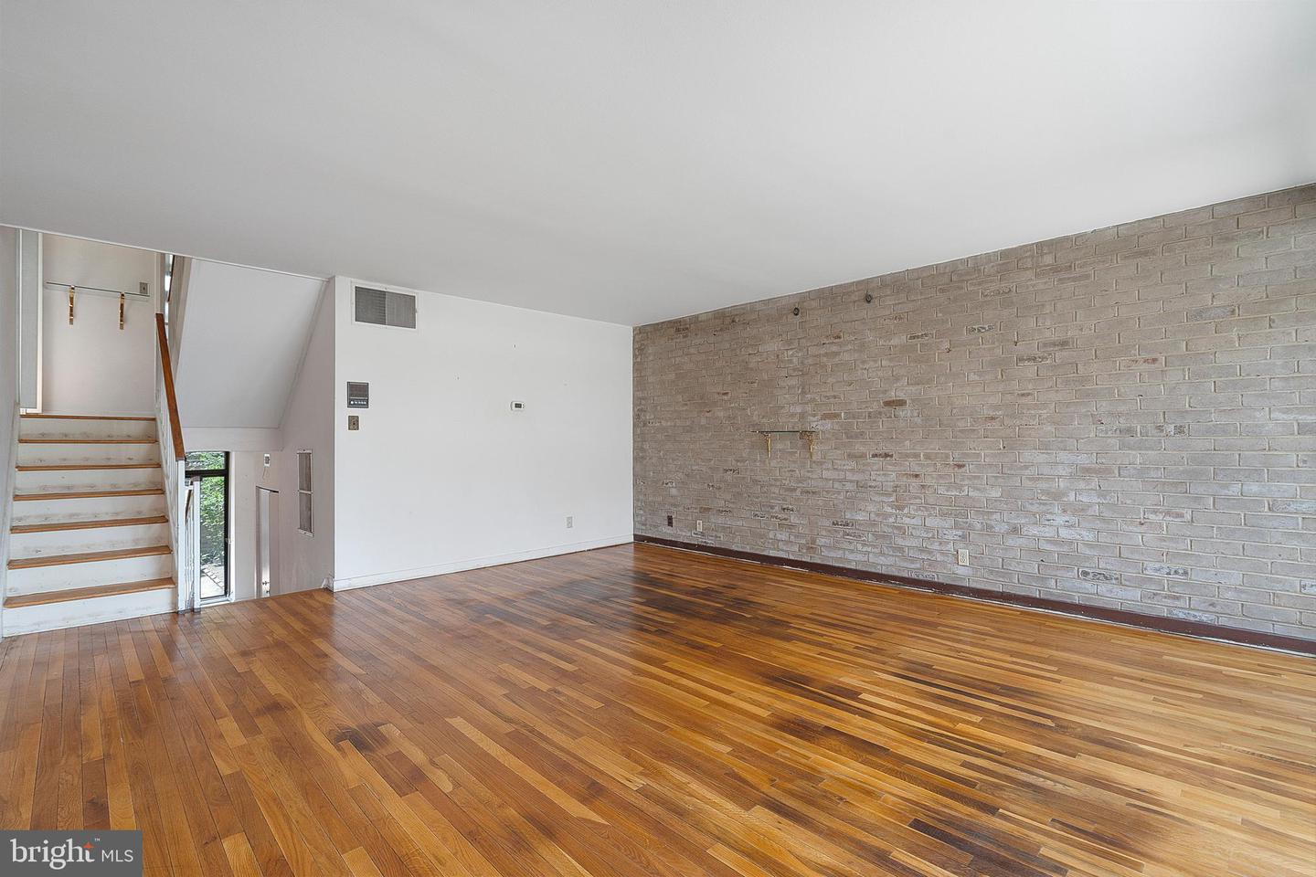 421 N ST SW, WASHINGTON, District Of Columbia 20024, 2 Bedrooms Bedrooms, ,2 BathroomsBathrooms,Residential,For sale,421 N ST SW,DCDC2206618 MLS # DCDC2206618
