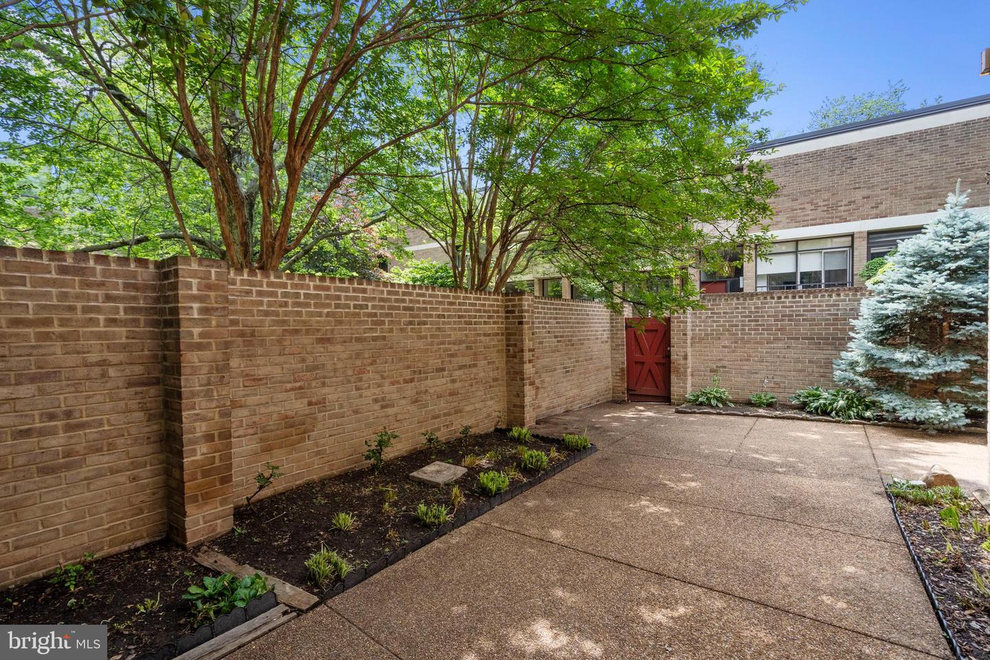 421 N ST SW, WASHINGTON, District Of Columbia 20024, 2 Bedrooms Bedrooms, ,2 BathroomsBathrooms,Residential,For sale,421 N ST SW,DCDC2206618 MLS # DCDC2206618