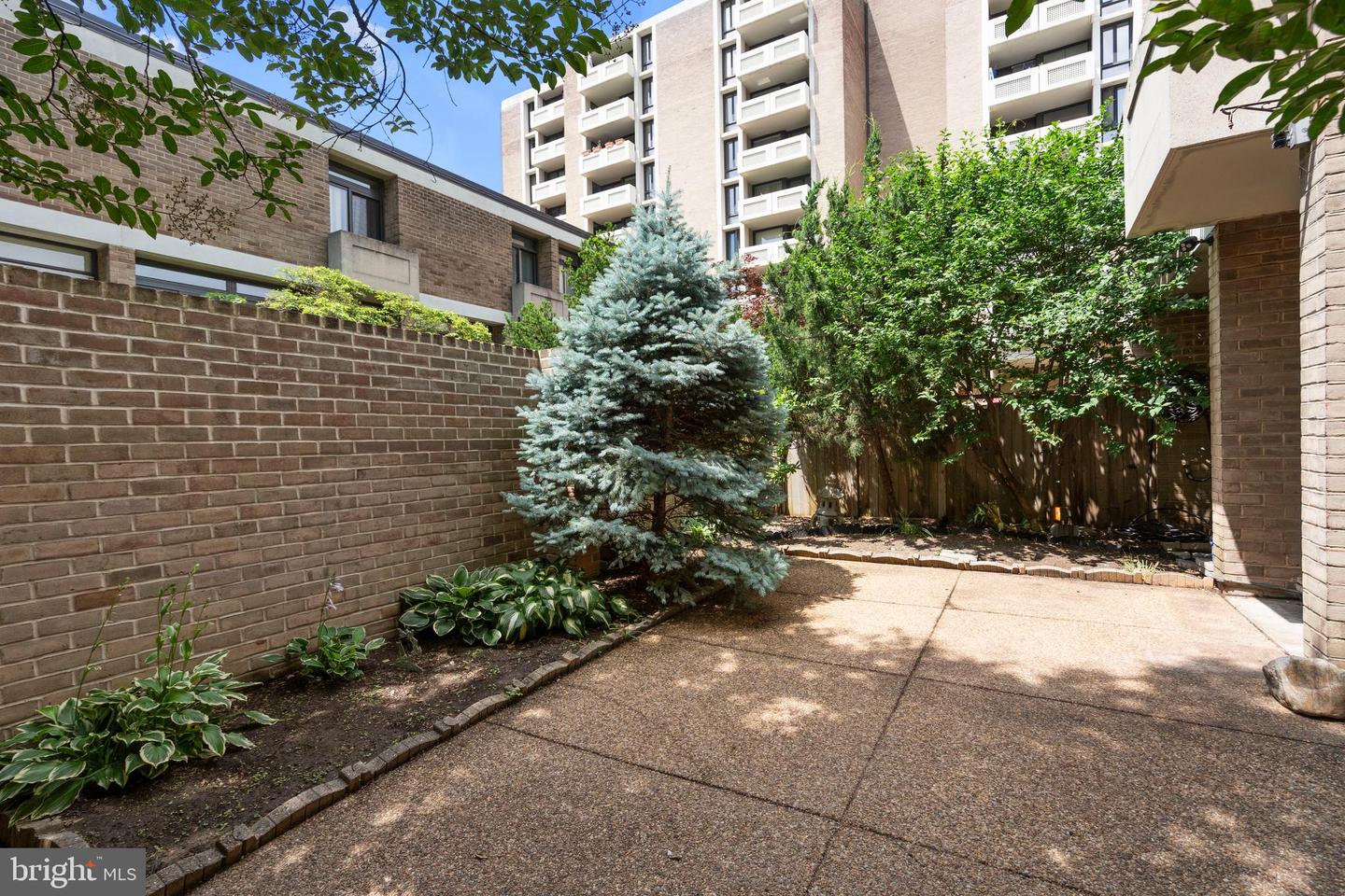 421 N ST SW, WASHINGTON, District Of Columbia 20024, 2 Bedrooms Bedrooms, ,2 BathroomsBathrooms,Residential,For sale,421 N ST SW,DCDC2206618 MLS # DCDC2206618