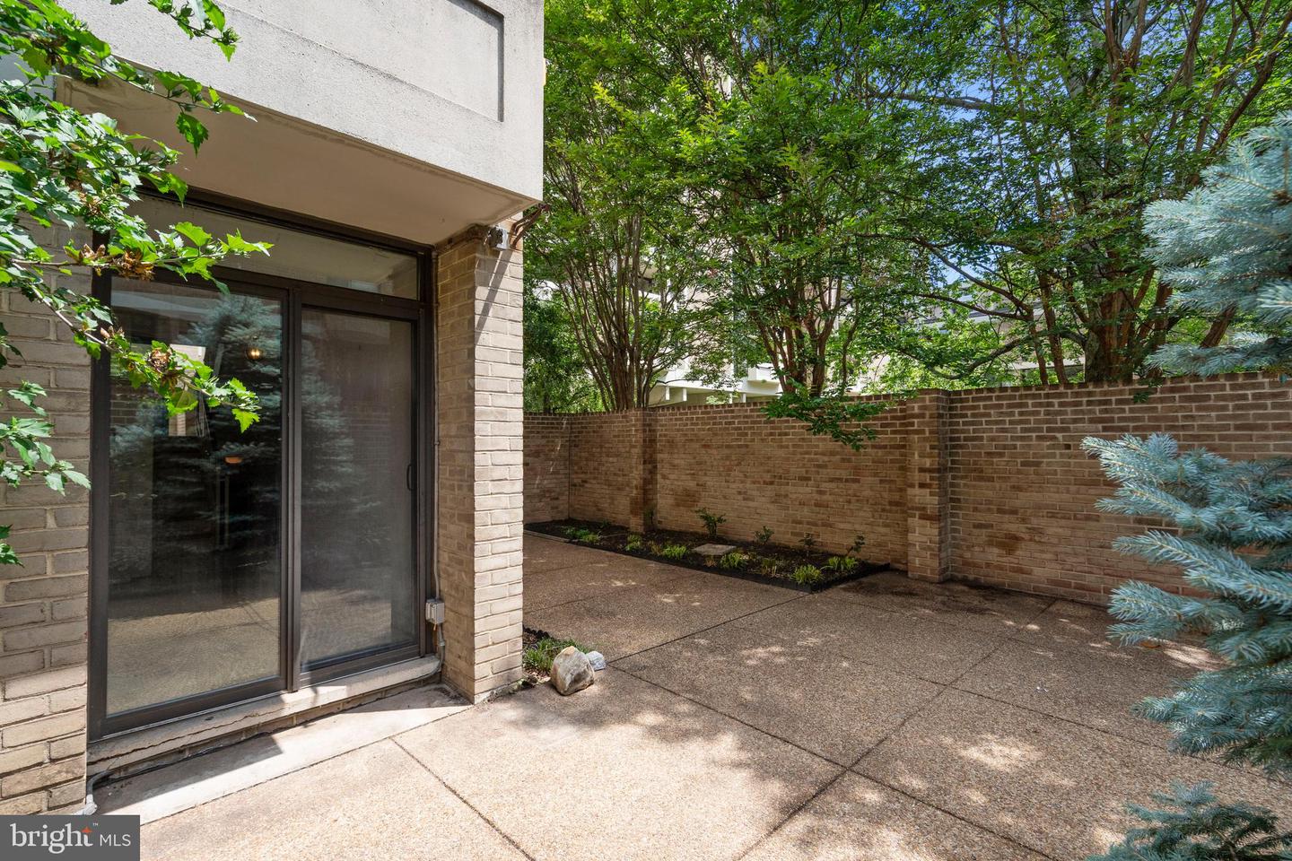 421 N ST SW, WASHINGTON, District Of Columbia 20024, 2 Bedrooms Bedrooms, ,2 BathroomsBathrooms,Residential,For sale,421 N ST SW,DCDC2206618 MLS # DCDC2206618