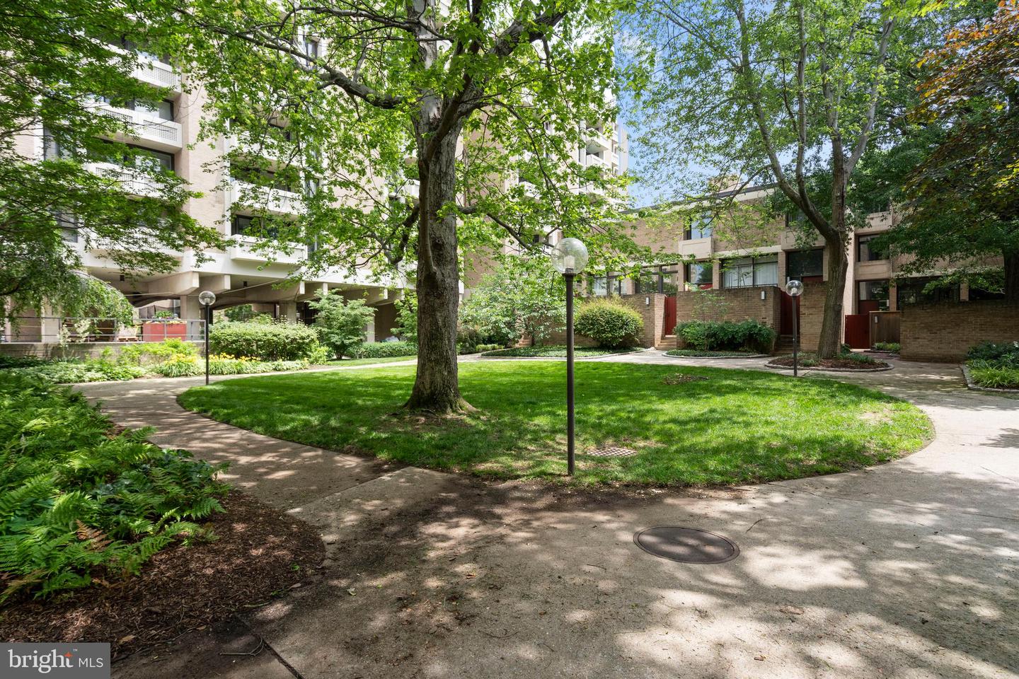 421 N ST SW, WASHINGTON, District Of Columbia 20024, 2 Bedrooms Bedrooms, ,2 BathroomsBathrooms,Residential,For sale,421 N ST SW,DCDC2206618 MLS # DCDC2206618