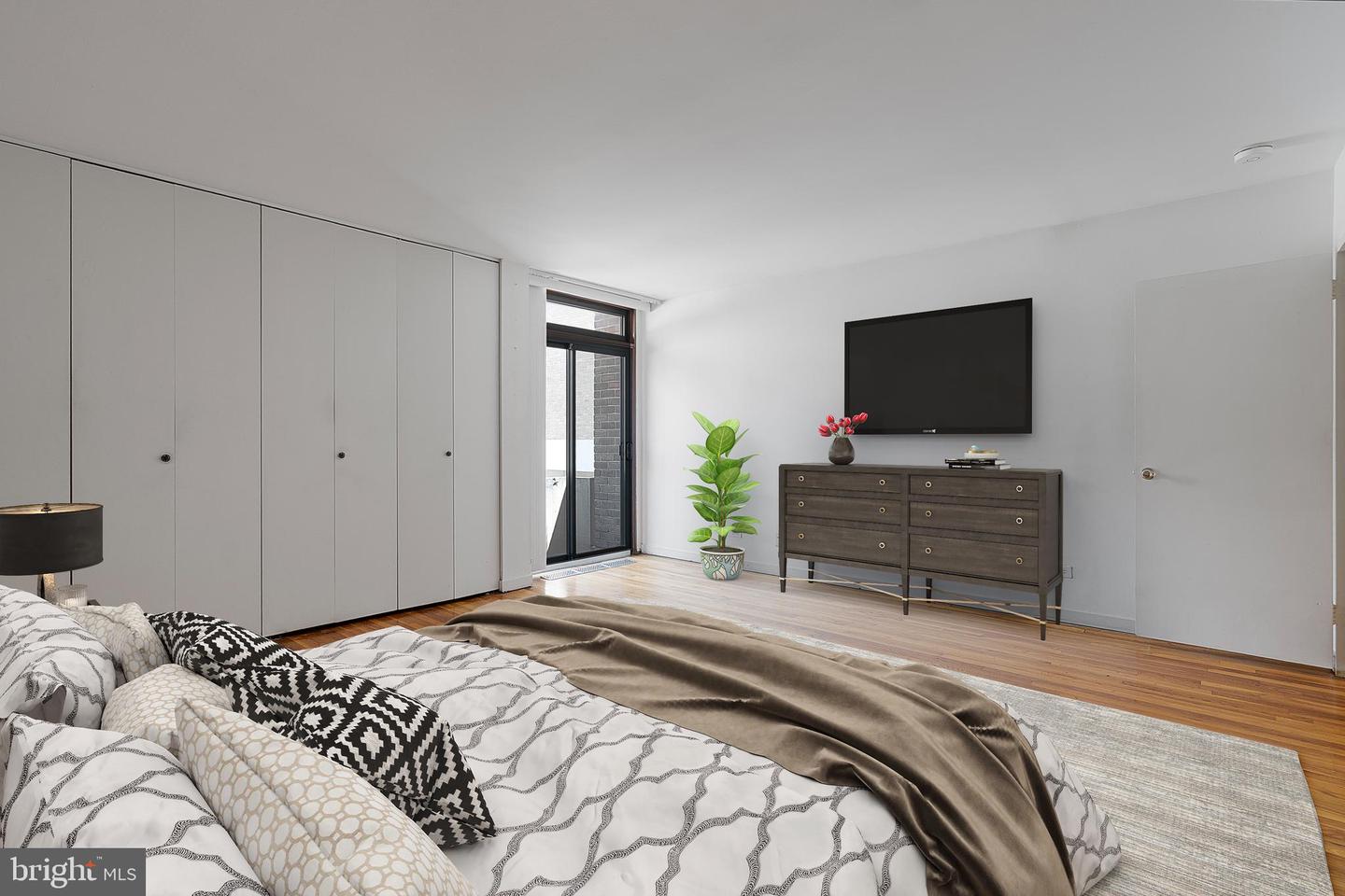 421 N ST SW, WASHINGTON, District Of Columbia 20024, 2 Bedrooms Bedrooms, ,2 BathroomsBathrooms,Residential,For sale,421 N ST SW,DCDC2206618 MLS # DCDC2206618