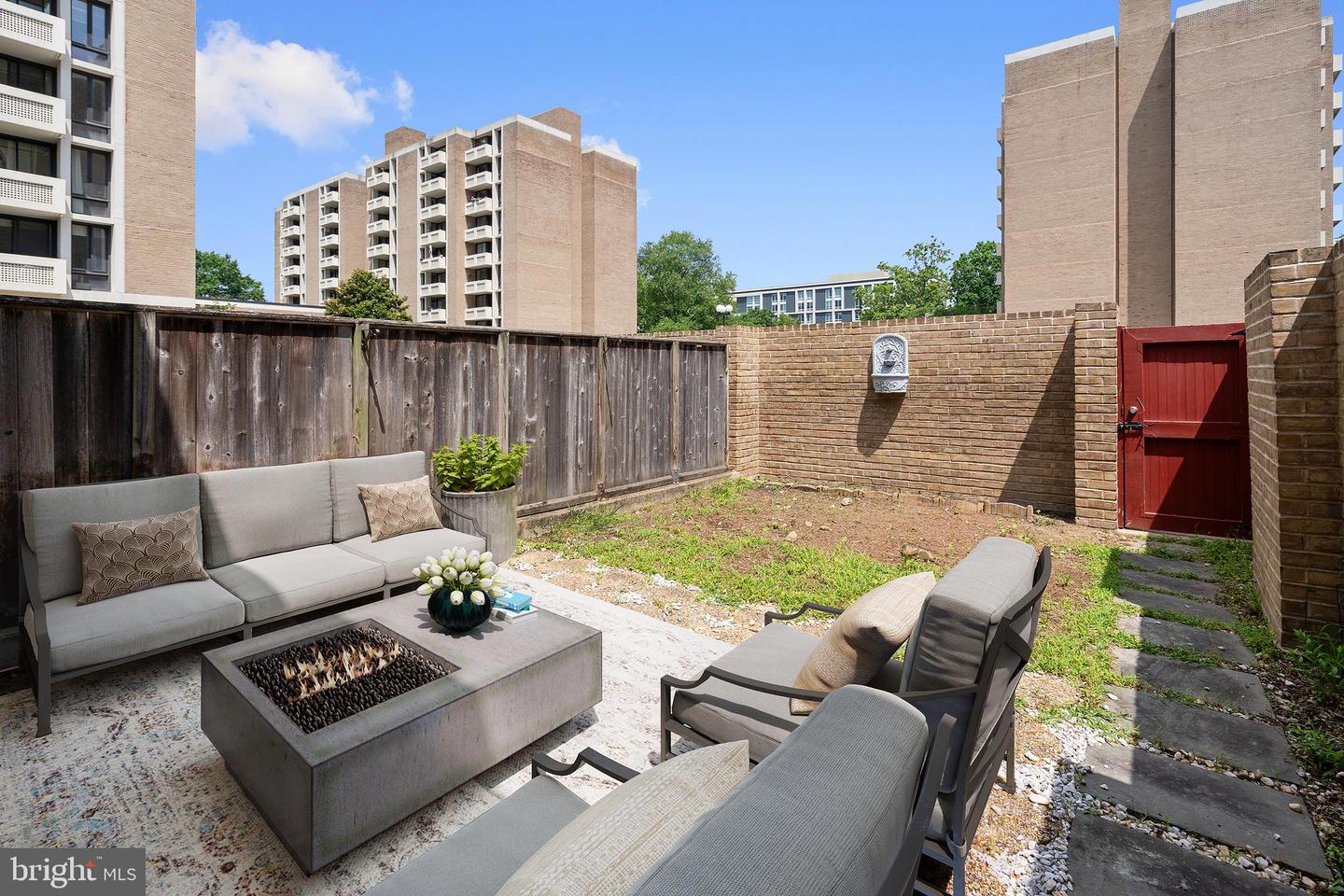 421 N ST SW, WASHINGTON, District Of Columbia 20024, 2 Bedrooms Bedrooms, ,2 BathroomsBathrooms,Residential,For sale,421 N ST SW,DCDC2206618 MLS # DCDC2206618