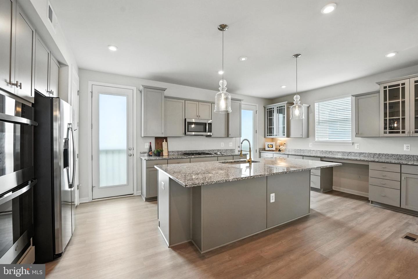 18286 SUMMIT POINTE DR, TRIANGLE, Virginia 22172, 3 Bedrooms Bedrooms, ,2 BathroomsBathrooms,Residential,For sale,18286 SUMMIT POINTE DR,VAPW2097564 MLS # VAPW2097564