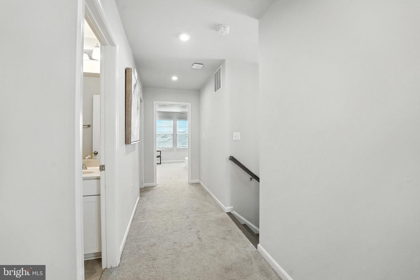 18286 SUMMIT POINTE DR, TRIANGLE, Virginia 22172, 3 Bedrooms Bedrooms, ,2 BathroomsBathrooms,Residential,For sale,18286 SUMMIT POINTE DR,VAPW2097564 MLS # VAPW2097564