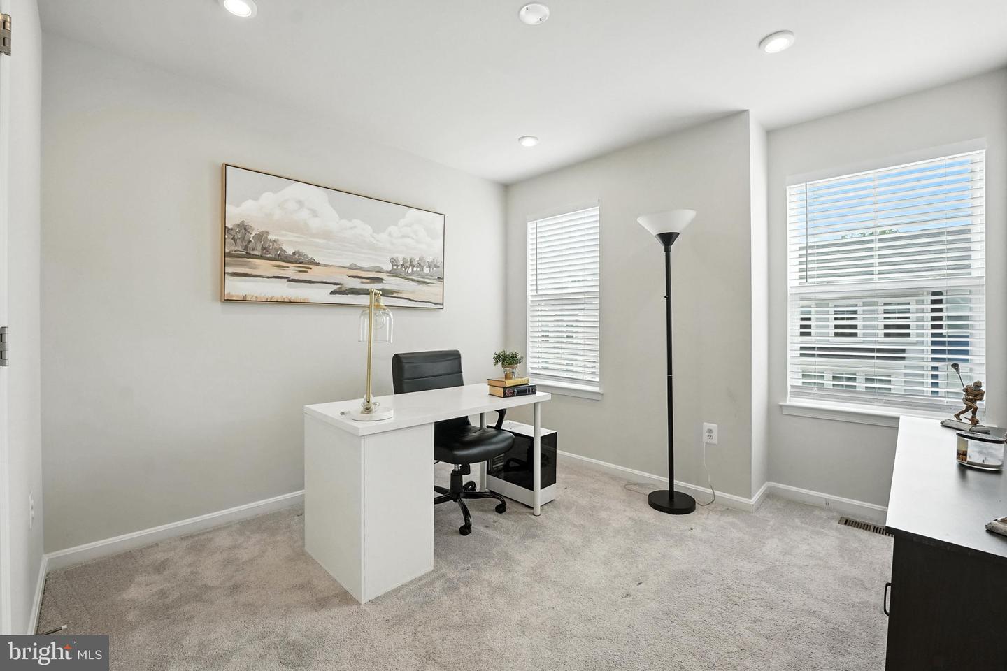 18286 SUMMIT POINTE DR, TRIANGLE, Virginia 22172, 3 Bedrooms Bedrooms, ,2 BathroomsBathrooms,Residential,For sale,18286 SUMMIT POINTE DR,VAPW2097564 MLS # VAPW2097564
