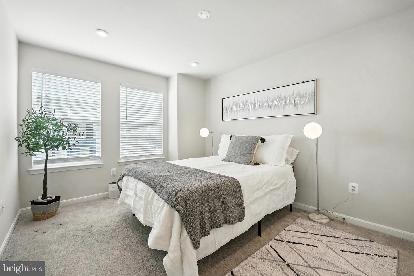 18286 SUMMIT POINTE DR, TRIANGLE, Virginia 22172, 3 Bedrooms Bedrooms, ,2 BathroomsBathrooms,Residential,For sale,18286 SUMMIT POINTE DR,VAPW2097564 MLS # VAPW2097564